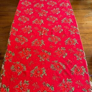 Vtg mid Century red rectangle Christmas tablecloth with‎  poinsettias print